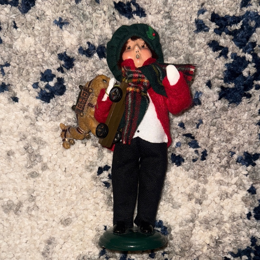 Vintage Byer’s choice ltd carolers